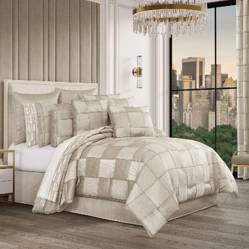 Brando Comforter Set