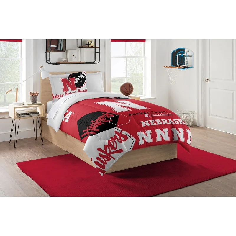 COL 862 Nebraska Hexagon Twin Comforter Set