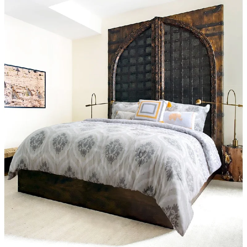 Explore brand - Bombay Printed 6-piece Comforter Set - Medallion Pattern in Grey, Taupe and White