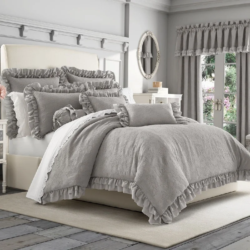 Five Queens Court Emelia Matelassé Comforter Set