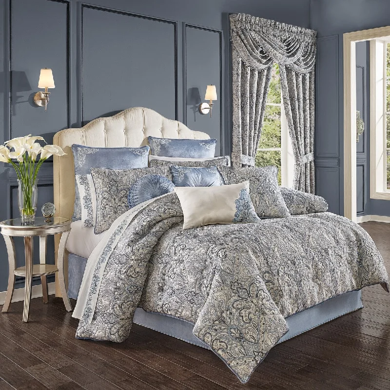 J. Queen New York Alexis Comforter Set