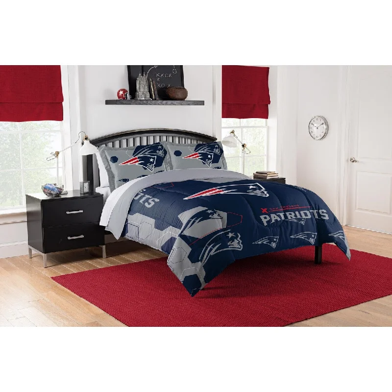 NFL 858 Patriots Hexagon King Printed Comforter & Shams Set