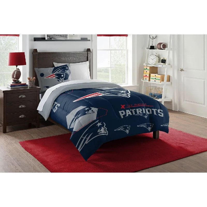 NFL 862 Patriots Hexagon Twin Comforter