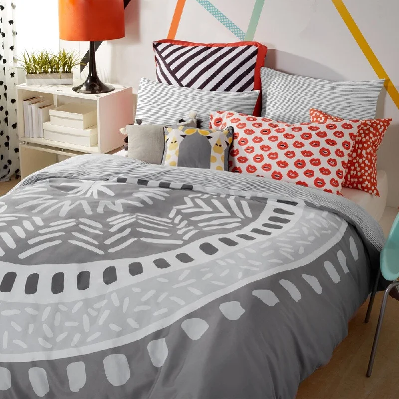 Scribble Medallion 3-piece Reversible Comforter Set