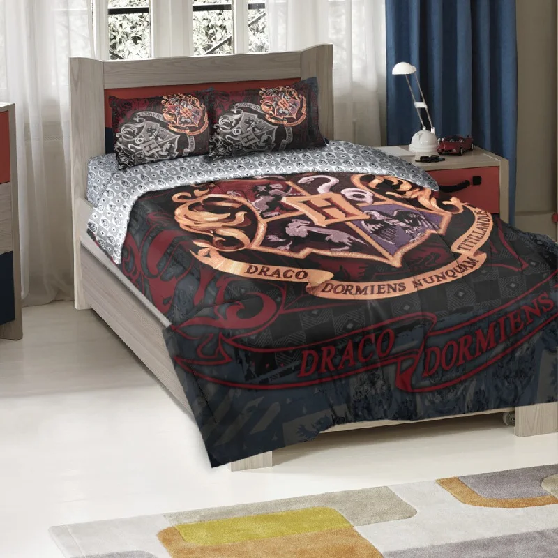 The Northwest Company Harry Potter School Motto Twin/ Full 3-pieceComforter Set